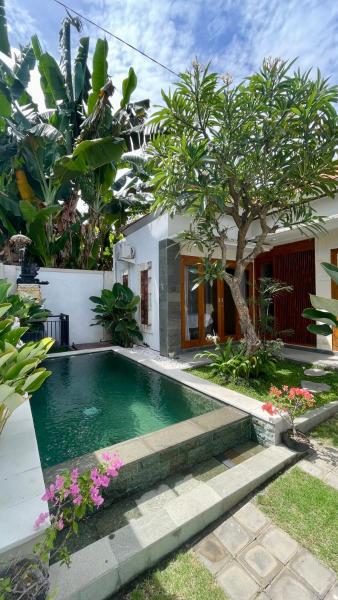 Villa Dylia with private pool, Забронировать  Отели Panji с парковкой, Парковка