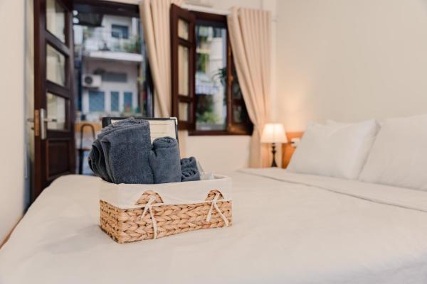 HOMESTAY OLD QUARTER Ha Noi - MAISON 105 MA MAY, Забронировать  Ханой Муниципалитет Ханой, рядом с Hanoi Post Office