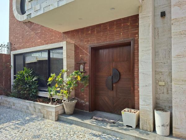 2 Bedroom Serviced Family Home
