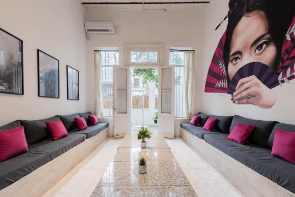 MOT Villa Embajada - 16 pax Deluxe House Belgrano, Забронировать  Буэнос-Айрес провинция Буэнос-Айрес
