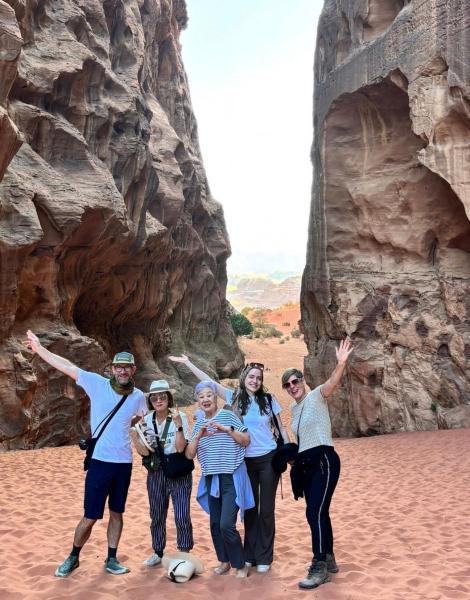 Wadi Rum Mountains, Забронировать  Отели мухафаза Акабы с парковкой, Парковка