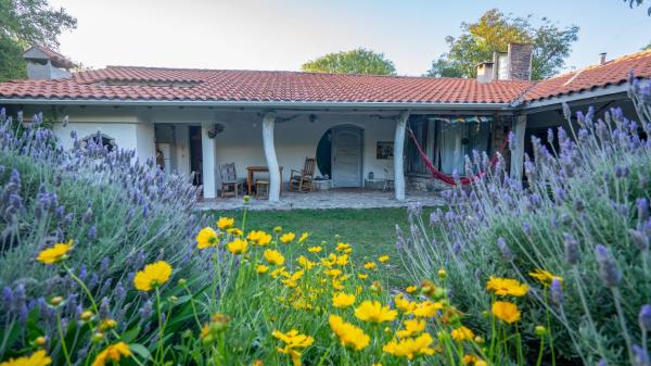 Cosmoqui Casa Boutique, Забронировать  Отели Traslasierra с парковкой, Парковка