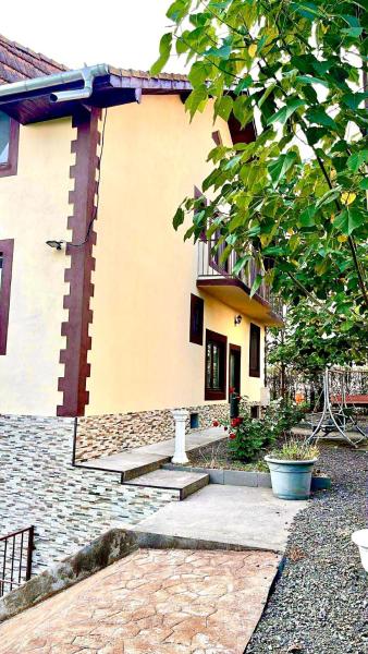 Casa Cosmina, Забронировать  Санниколау-Маре Тимиш