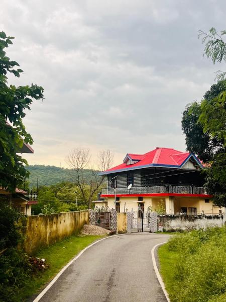 Sanjh Savera Home stay, Забронировать  Отели Dera Gopipur с парковкой, Парковка