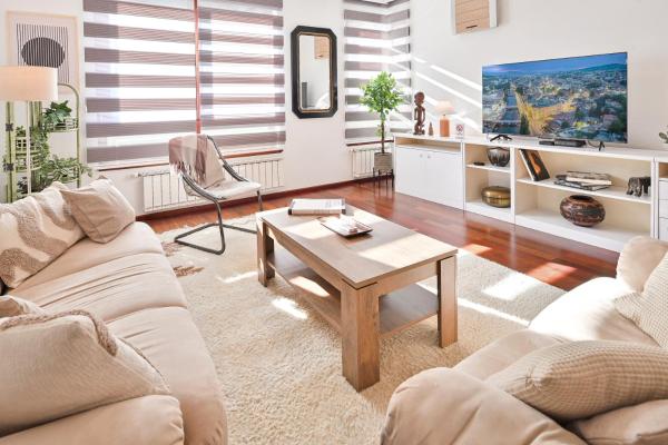 Modern Central Apartment, Забронировать Апартаменты/квартира Отели Сараевского кантона с парковкой, Парковка