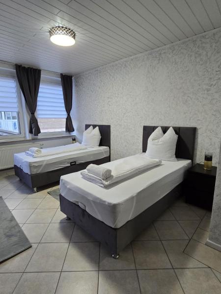 Exklusive Apartments für Monteure und Reisende inkl Parkplatz, Забронировать  Альсдорф  Северный Рейн-Вестфалия