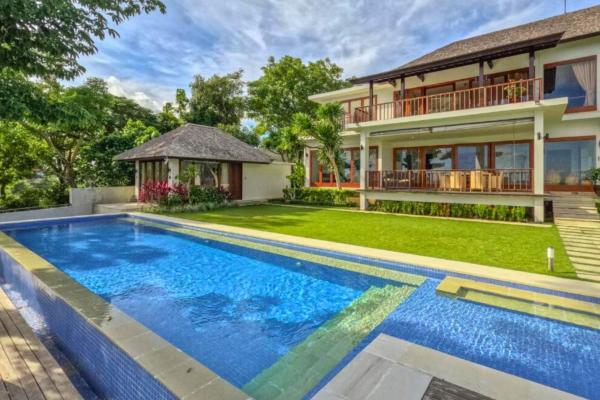 Gamila Spacious Nature 4 BR Private Pool Villa, Забронировать  Отели Улувату с парковкой, Парковка