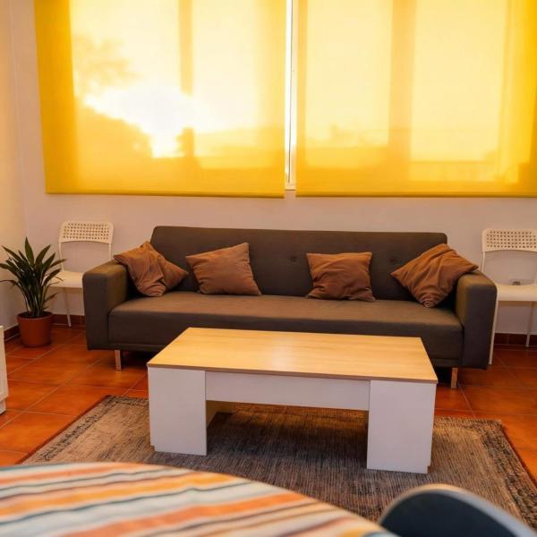 Mont Blanc Sierra Nevada Zona Baja 8 Pax A 2 Min del Telesilla y Bares, Забронировать  Отели Сьерра-Невада с парковкой, рядом с Parador I - Zona Baja, Парковка
