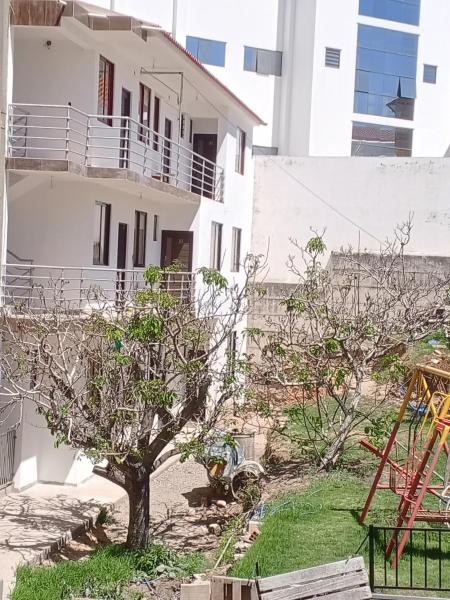 Espacios Acogedores en Casa Claudia, Забронировать  Отели Сукре с парковкой, Парковка