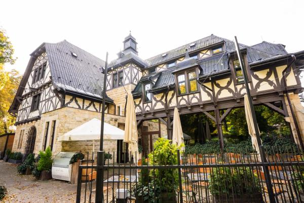 Zámecká Konírna Hotel a Restaurace, Забронировать  Либерец 