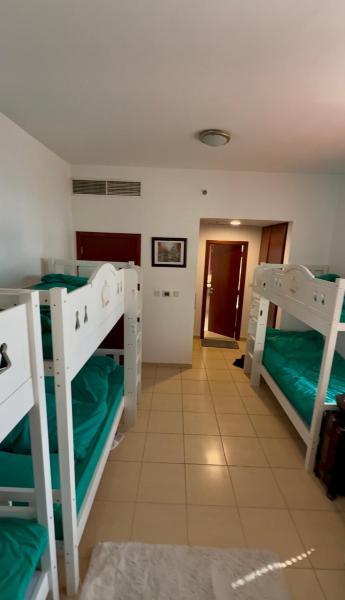 BurJuman Metro Premium Sharing Hostel, Забронировать  Бур-Дубай Дубай