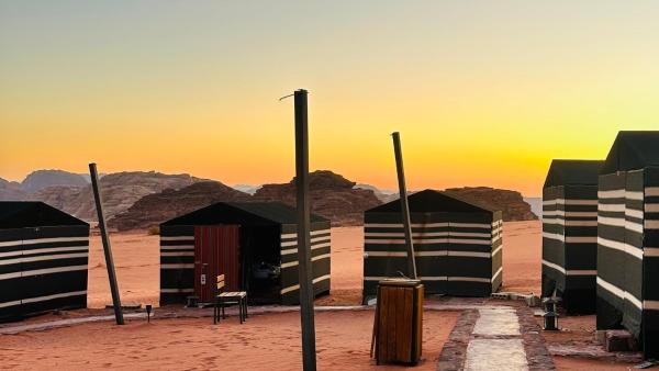 Desert Nights camp, Забронировать  Отели мухафаза Акабы с парковкой, Парковка