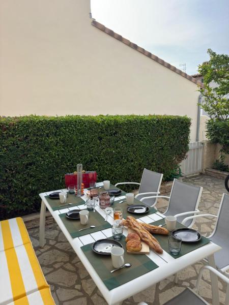 Village Occitan, Maison 8 pers, accès direct à la plage, wifi, parking, terrasse, Забронировать  Кап-д'Агд Hérault