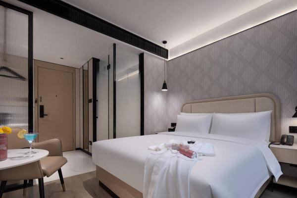 Huanman Hotel Changsha Yuelushan Yingwan Town Metro Station Branch, Забронировать  Чанша Хунань
