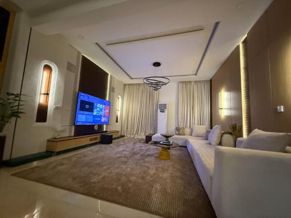 C1 and D1 in Lekki -Ikate, Забронировать  Отели Лагоса с бассейном, рядом с Circle Mall, Бассейн