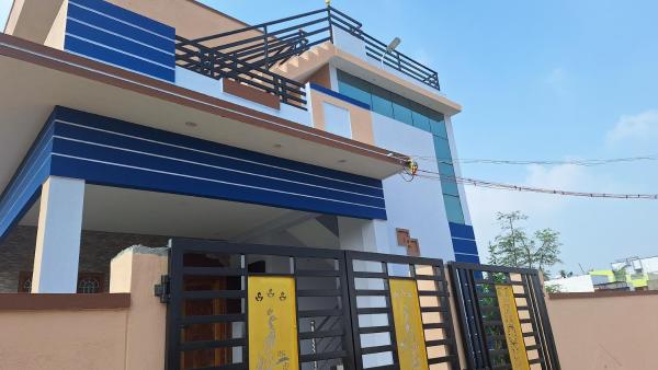 NS Homestay, Забронировать  Отели штата Тамилнада с парковкой, Парковка