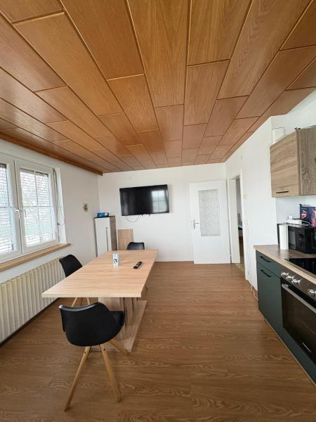 Danner Appartements Regau - Möblierte Langzeit- & Monteurapartments nahe Gmunden, Laakirchen, Salzburg & Wels I Vollmöbliert & mit Parkplatz, Забронировать  Rutzenmoos Верхняя Австрия