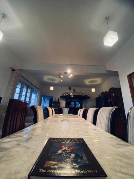 London cottage, Забронировать  Отели Округа Галле с парковкой, Парковка