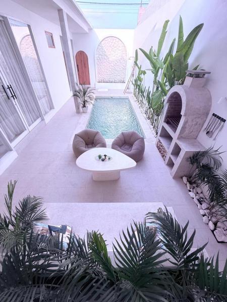 Luxury Villa Grand Sanur, Забронировать  Отели провинции Бали с парковкой, Парковка
