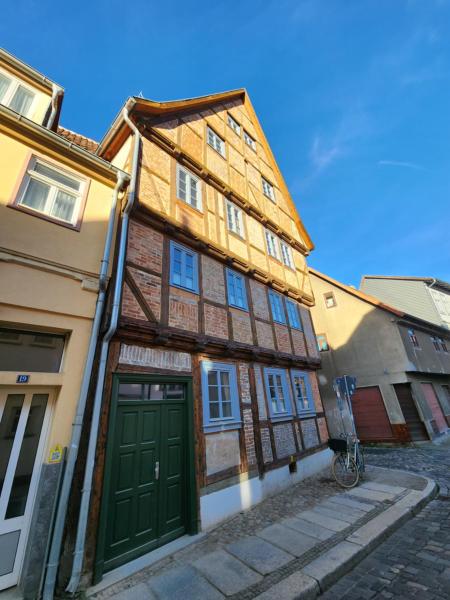 Fachwerkzeit Haus mit zwei Apartments, Забронировать Апартаменты/квартира Апартаменты Кведлинбург, Апартаменты/квартира