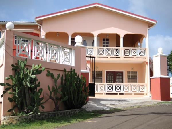 Serenity Haven, Забронировать  Отели Кастрис с парковкой, Парковка