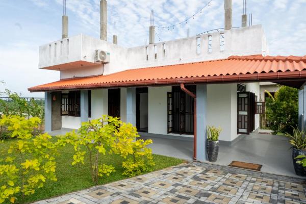 Villa Sky View Hikka, Забронировать  Отели Округа Галле с парковкой, Парковка