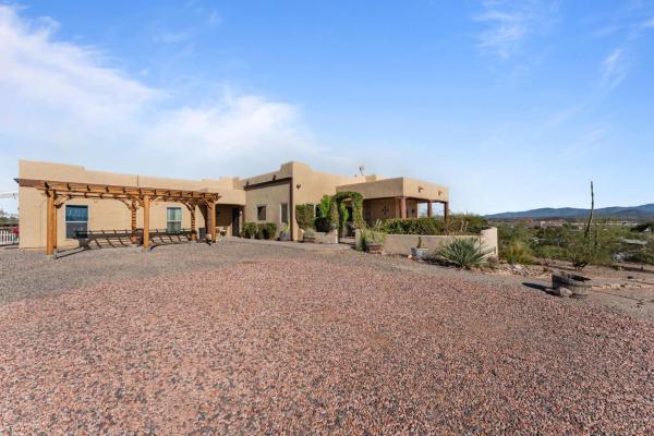 Star Ranch Lodging, Забронировать  Уикенберг штат Аризона