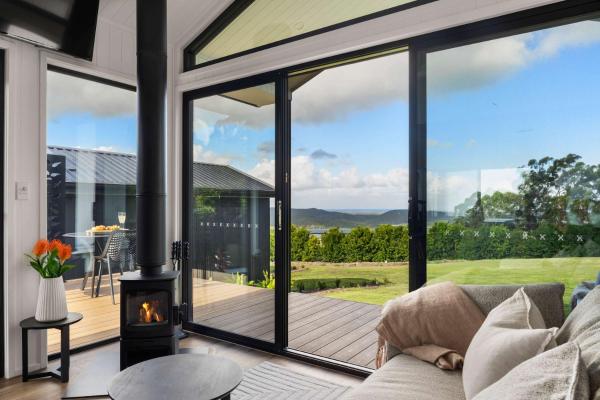 Luxe Villa - Ocean Views, 20mins to Coolum Beach, Забронировать  Valdora Квинсленд