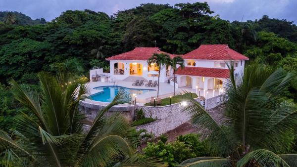 Villa Playa Colorada Eco-Luxury Beachfront Retreat, Забронировать  La Colmena Доминиканская Республика