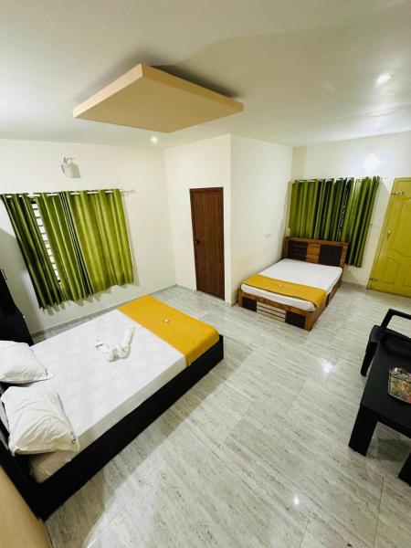 Chillwind Service villa, Забронировать  Отели Padinjarathara с парковкой, Парковка