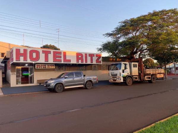 Hotel Ritz, Забронировать  Отели Параны с парковкой, Парковка