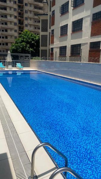 elegant classy two bedroom apartment with all modern amenities which whispers comfort ,classy and luxury and proximity to major shopping malls, Забронировать Апартаменты/квартира Отели Найроби Каунти с бассейном, Бассейн