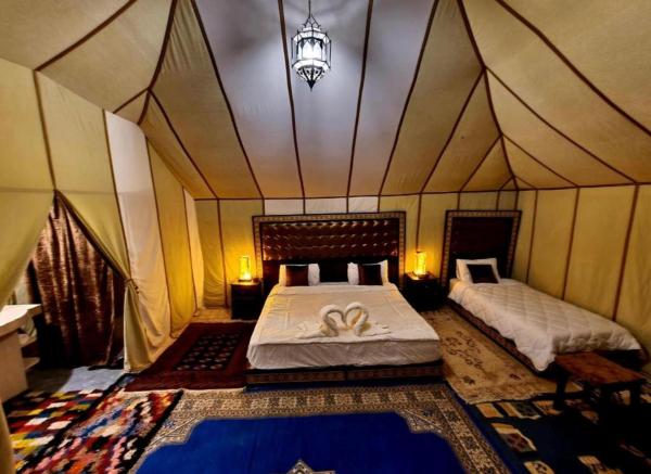 Sahara Desert Camp, Забронировать  Отели Merdani с парковкой, Парковка