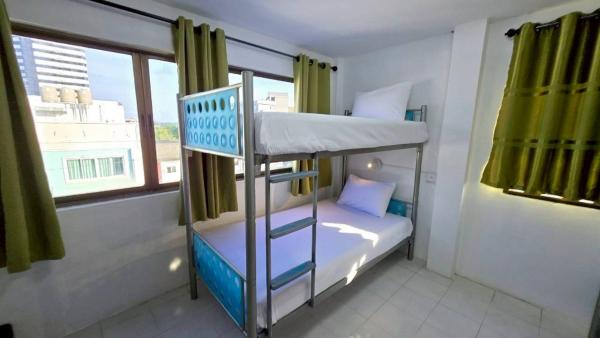MT Friend Hostel Phuket Town, Забронировать  Муанг Пхукет
