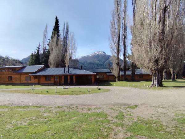 Hosteria Villarino, Забронировать  Отели Сан-Мартин-де-лос-Андес с парковкой, Парковка