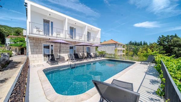 Villa Arborea by Villas Guide, Забронировать  Отели Молунат с бассейном, Бассейн