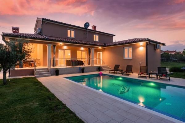 Villa Karla near Pula for 8 persons with private pool, kids playground & pet friendly, Забронировать  Дивсичи Central Istria