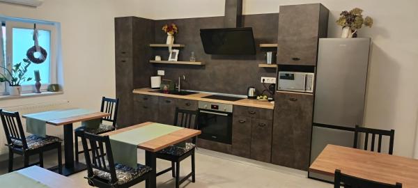 Pingvin Panzió, Забронировать  Комаром Комаром-Эстергом