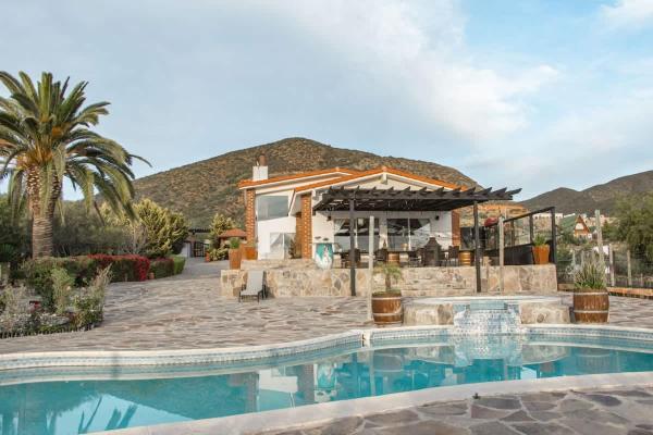 Villa De La Rosa at Valle de Guadalupe Pool BBQ & AC, Забронировать  Сан-Пабло Нижняя Калифорния