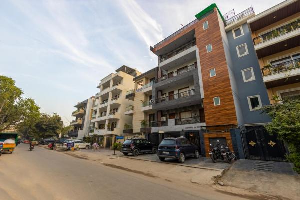 Hotel Golf Sakura, Забронировать  Гургаон штат Харьяна