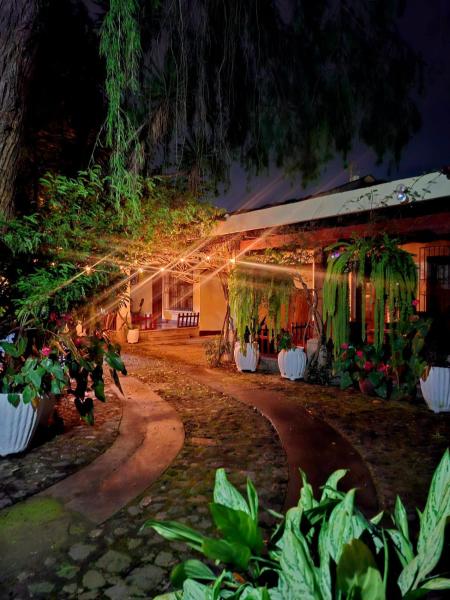 Jardín de Los Sueños Quinta San Felipe, Забронировать  Антигуа-Гуатемала Гватемала