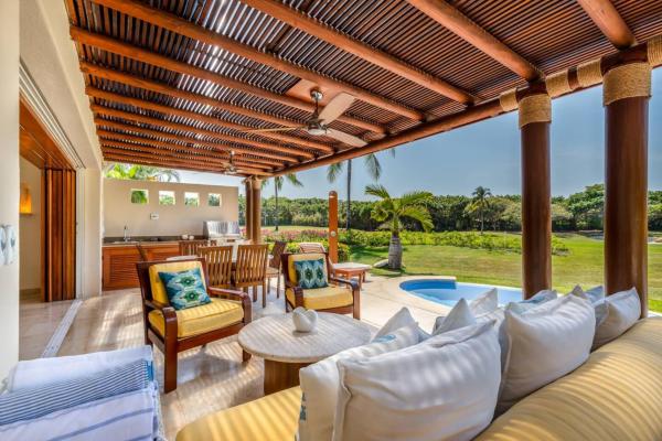 3 Bd Villa in Las Palmas Punta Mita Cook Golf-Cart, Забронировать  Пунта-де-Мита Ривьера-Наярит