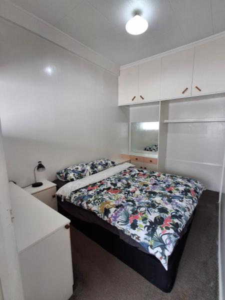 Spanish Beach House, Забронировать  Окленд Новая Зеландия