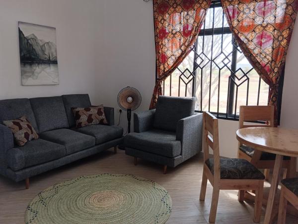 Nyumbani House, Забронировать  Отели Мто-ва-Мбу с парковкой, Парковка