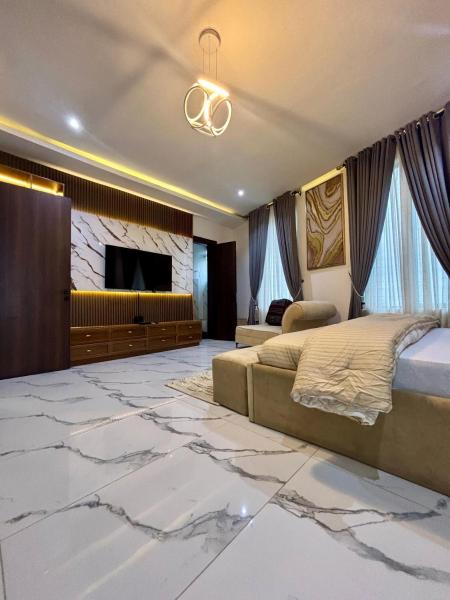 Victoria Lux, Забронировать  Lagos Island Лагос