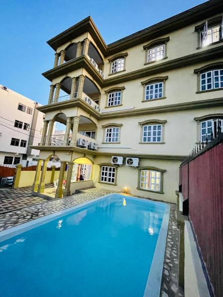 RS VILLA private apartment 150mts to the beach, Забронировать Апартаменты/квартира Отели Флик-ан-Флак с парковкой, Парковка