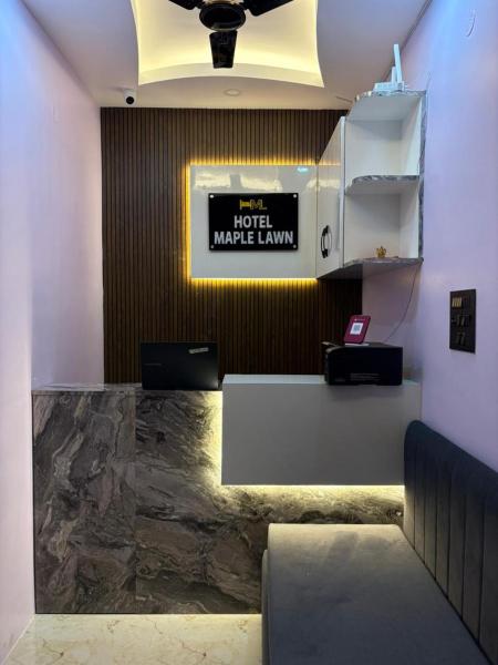 Hotel Maple Lawn, Забронировать  Гувахати 