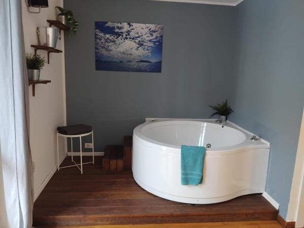 Holidays Rooms Via Colombo 32, Забронировать  Специя Итальянская Ривьера