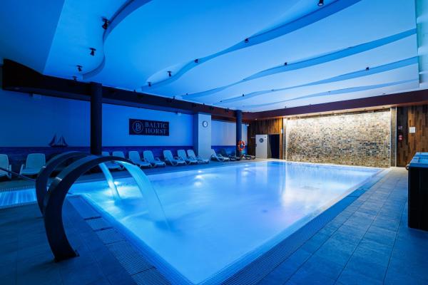 Apartamenty Baltic Horst Basen & Restauracja, Забронировать  Отели Rewal Coast с парковкой, Парковка