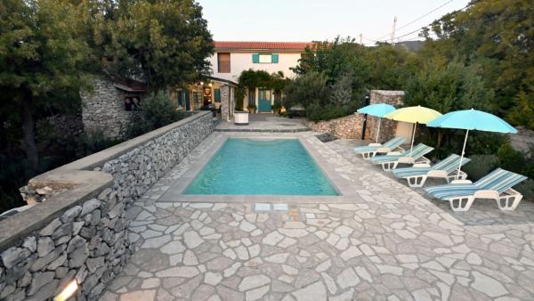 Villa Buby by Villas Guide, Забронировать  Отели Приморско-Горанской жупания с бассейном, Бассейн